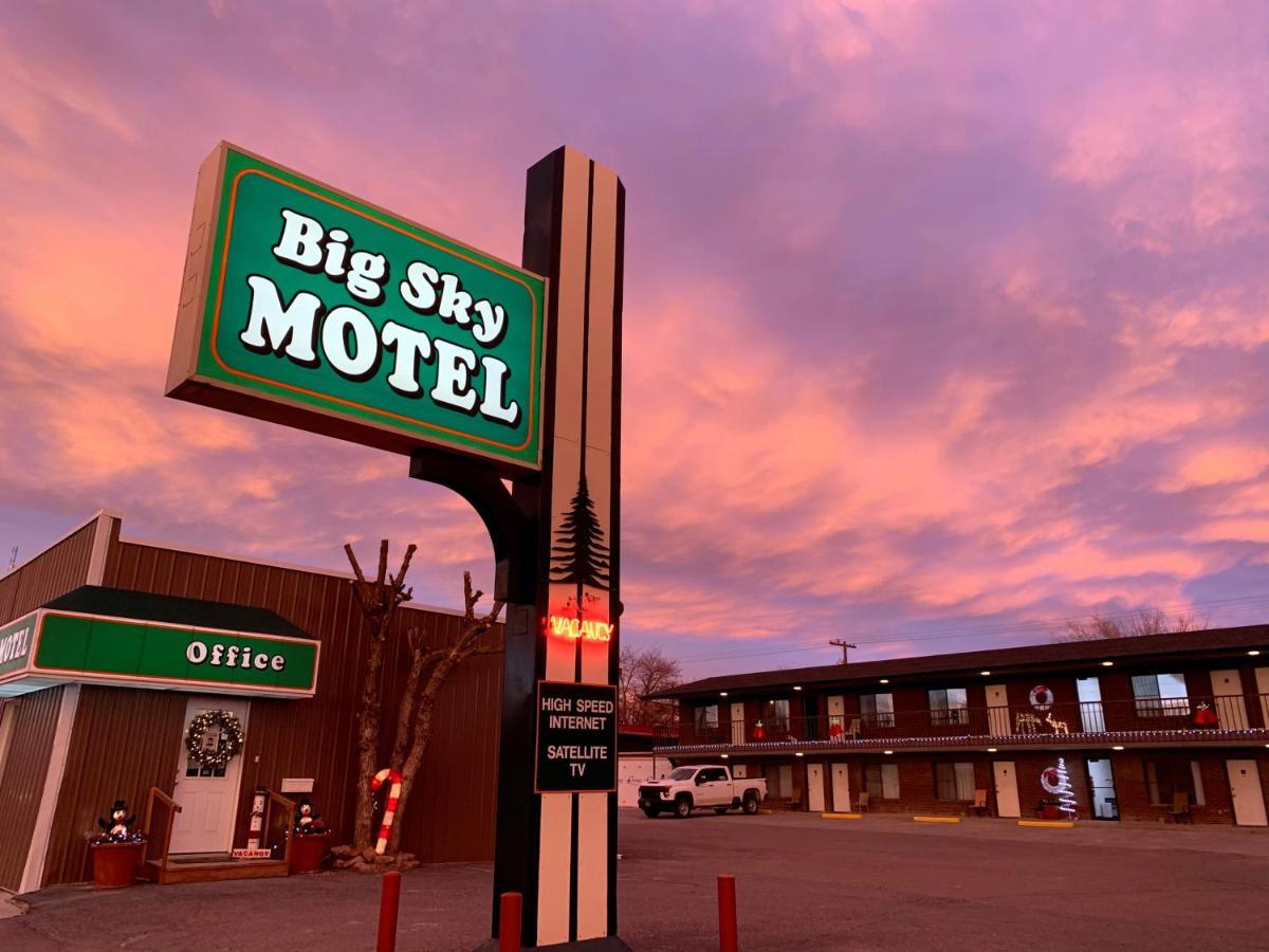 Big Sky Motel Roundup Екстериор снимка