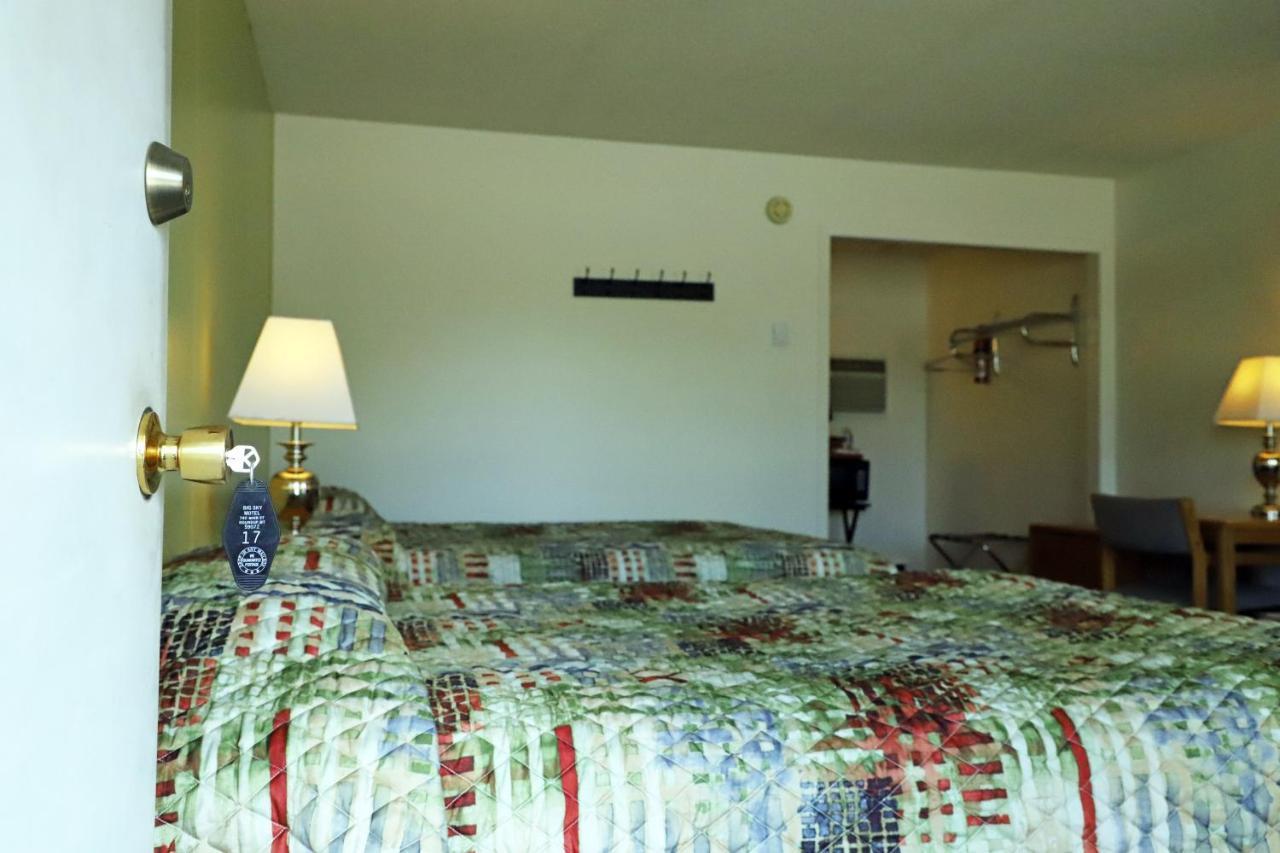 Big Sky Motel Roundup Екстериор снимка